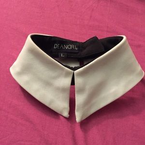Deandri Black White Detachable Collar Choker